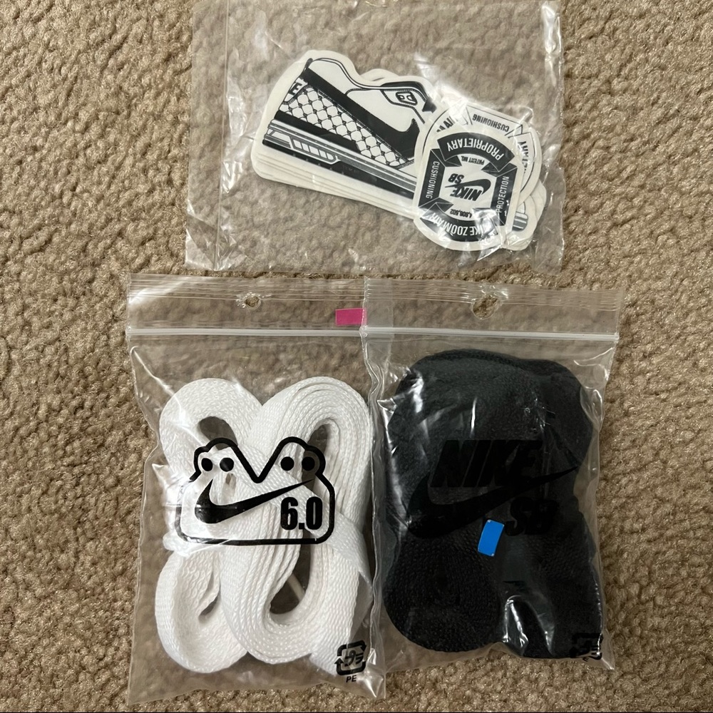 Nike SB skate shoelaces & stickers